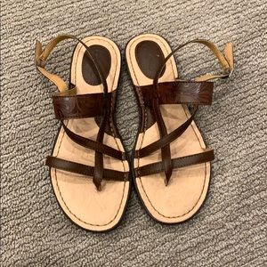 Born sandals